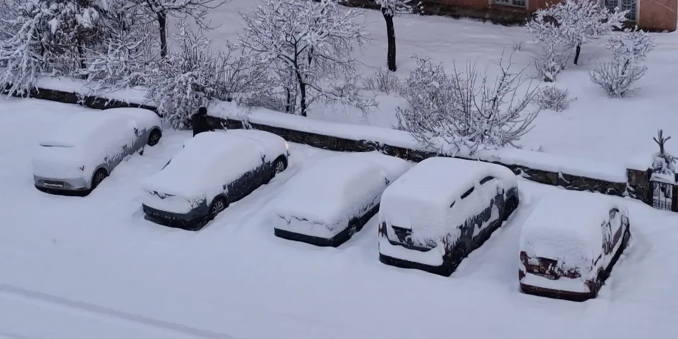 Erzurum’da Kar Yağışı Etkili, 775 Mahalle Yolu Kapalı